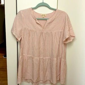 Super cute striped top - white & light red. Slight “v” at top w/ a tiered bottom